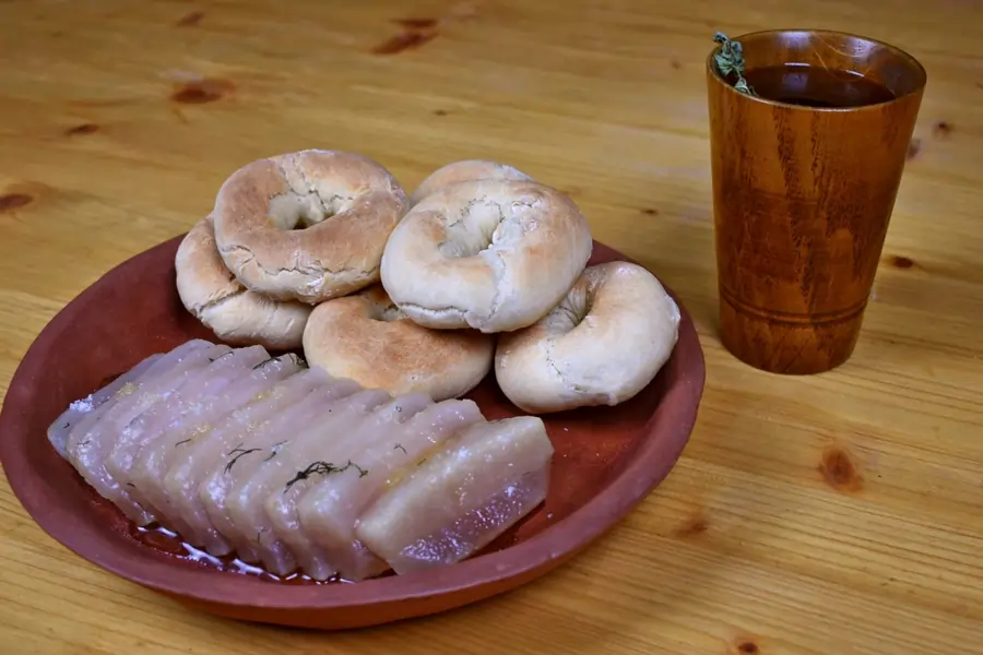 Roman soldiers eating food - Buccellatum, Lardum, and Posc